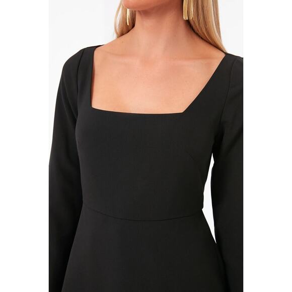 Tuckernuck Pomander Place Simone Black Top Size M - Picture 4 of 13